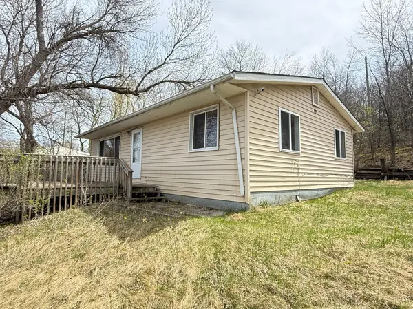 622 Valley AVE SE, Valley City, ND 58072