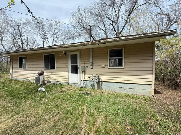 622 Valley AVE SE, Valley City, ND 58072