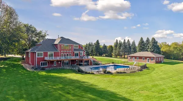 881 Jasmine Avenue PL N, Lake Elmo, MN 55042