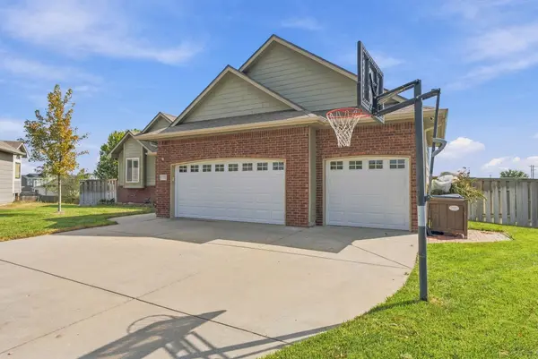222 S Decker Ct, Wichita, KS 67235
