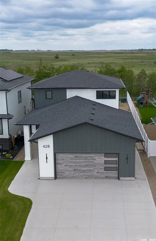 428 Woolf BEND, Saskatoon, SK S7W 1E5