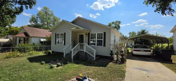 1018 W 2nd ST, West Plains, MO 65775