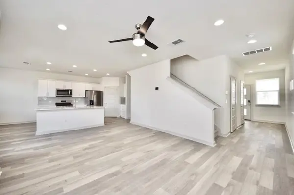 1016 Winnsboro LOOP, Round Rock, TX 78664