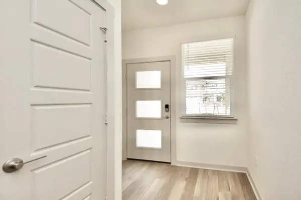 1016 Winnsboro LOOP, Round Rock, TX 78664