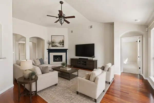 725 Botany Bay CIR, Pflugerville, TX 78660