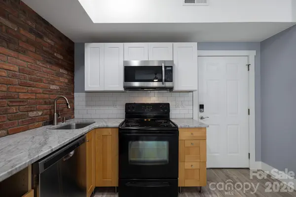 125 Clingman AVE #203, Asheville, NC 28801