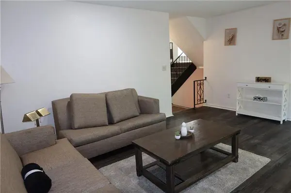 9525 Manning AVE, Kansas City, MO 66134