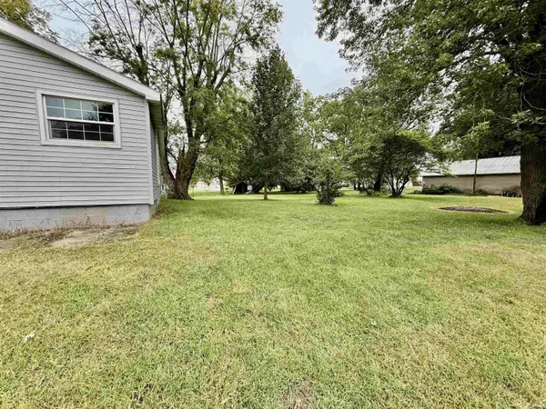 203 S Maple AVE, Medaryville, IN 47957