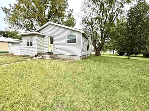 203 S Maple AVE, Medaryville, IN 47957