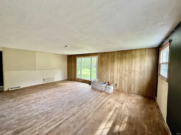203 S Maple AVE, Medaryville, IN 47957