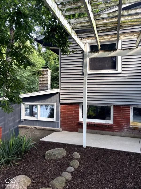 723 E Canary LN, Monticello, IN 47960