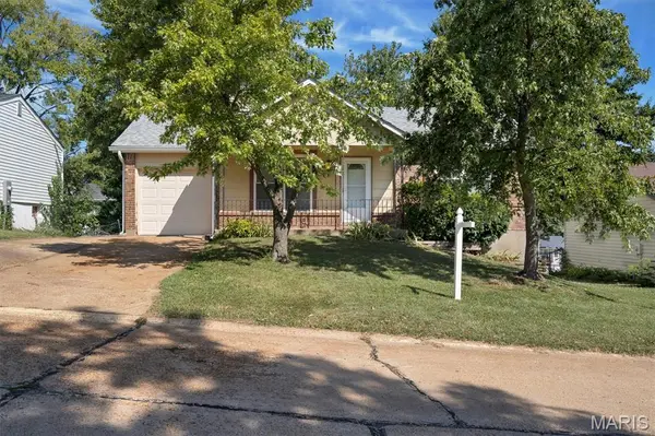5329 Winthrop DR, High Ridge, MO 63049