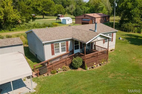 1433 Elkville Blacktop, Elkville, IL 62932