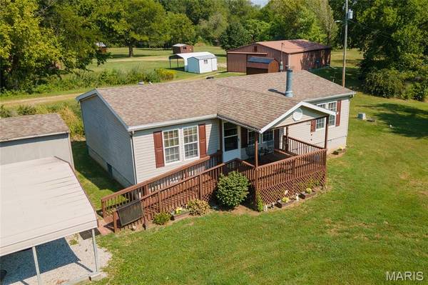 1433 Elkville Blacktop, Elkville, IL 62932