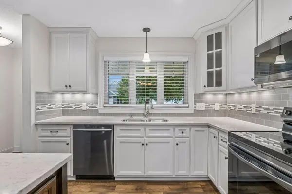 25448 Heims Lake CIR, Wyoming, MN 55092