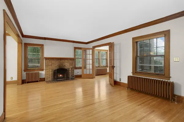 100 W 40th ST, Minneapolis, MN 55409