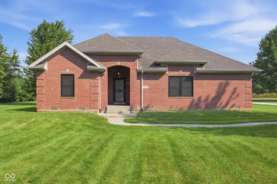 20 Lick Creek DR, Markleville, IN 46056