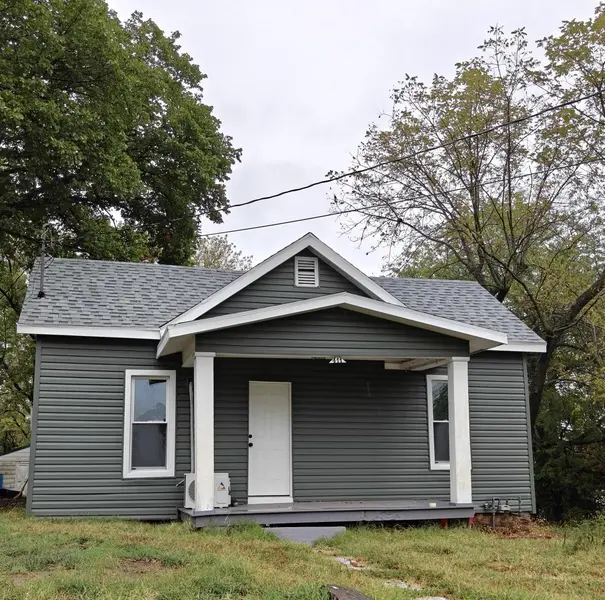 411 E Walnut ST, El Dorado Springs, MO 64744