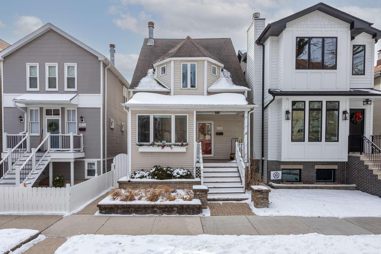 1835 W Fletcher ST, Chicago, IL 60657