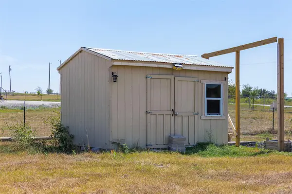 105 CR 423, Taylor, TX 76574