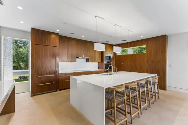 16 Sundown PKWY, Austin, TX 78746