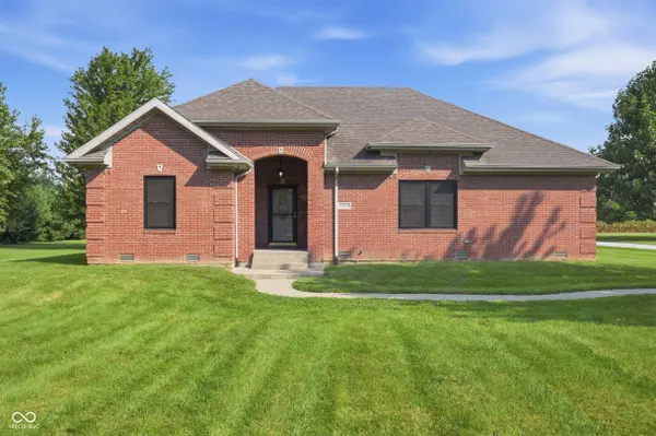 20 Lick Creek DR, Markleville, IN 46056