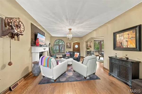6515 Murdoch AVE, St Louis, MO 63109
