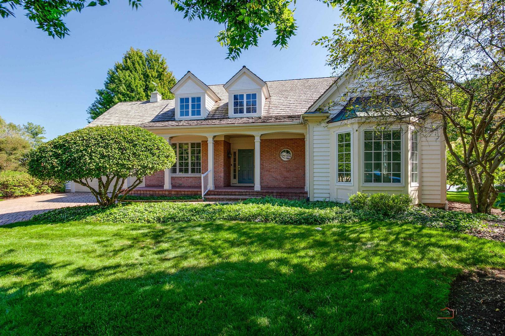 707 S Windsor CT, Lake Forest, IL 60045