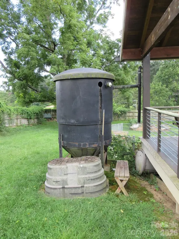 3 N Belgium LN, Asheville, NC 28806