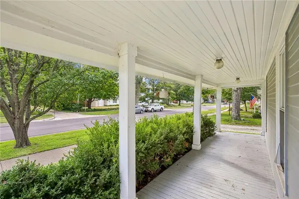 325 S Cherry ST, Olathe, KS 66061