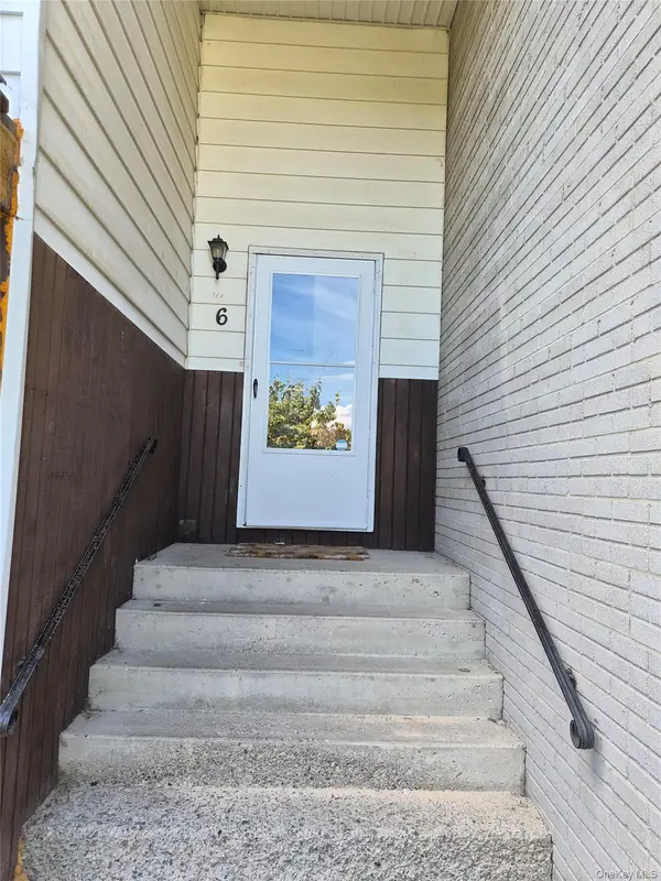 6 Boxwood CT #6, Poughkeepsie, NY 12601