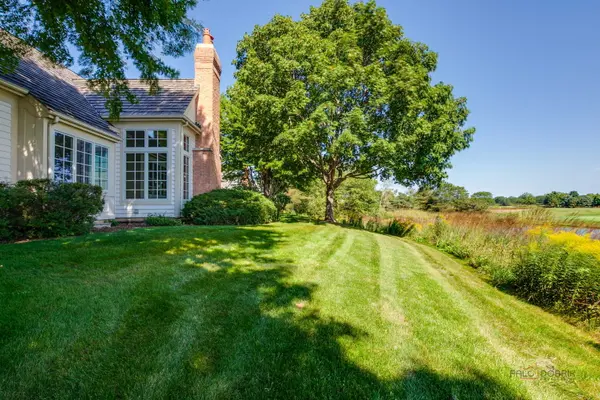 707 S Windsor CT, Lake Forest, IL 60045