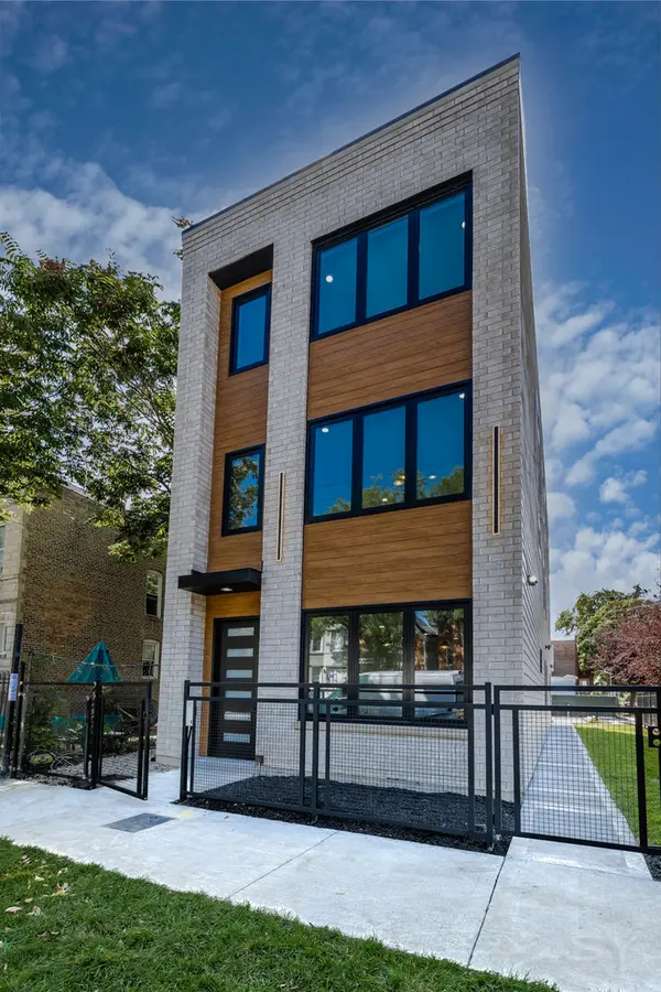 3327 W Division ST #1, Chicago, IL 60651