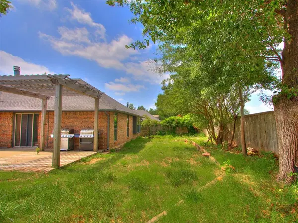 209 Tumbleweed RD, Yukon, OK 73099