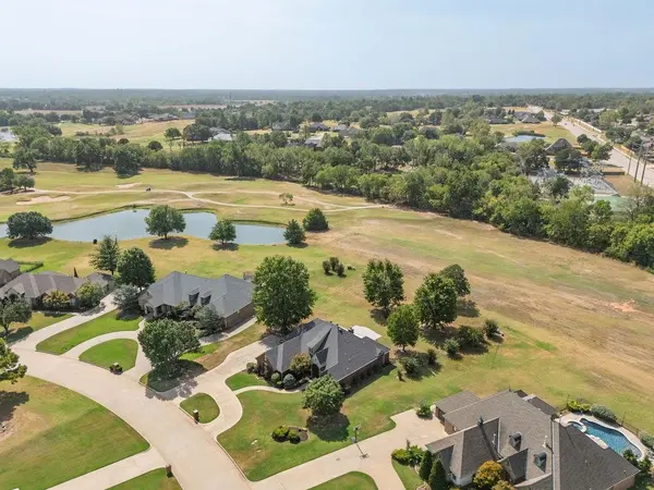 1112 Troon CIR, Shawnee, OK 74801