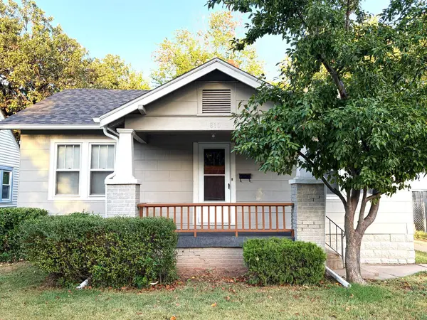 810 S Madison Ave, Wichita, KS 67211-2819