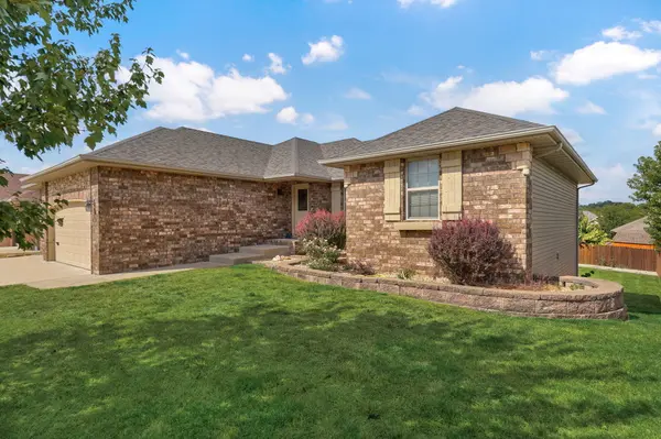 1140 S Erika AVE, Springfield, MO 65802