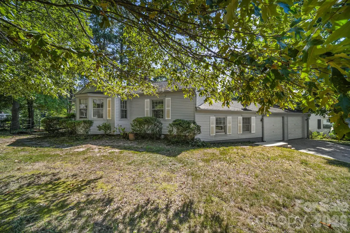 1011 Holland AVE, Gastonia, NC 28052