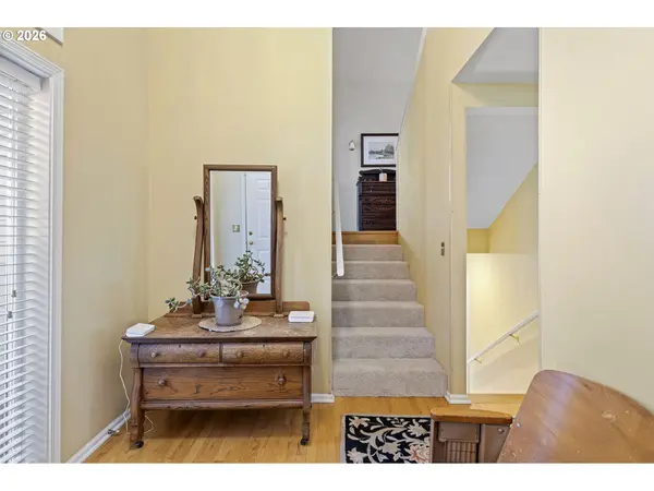 2533 MOON MOUNTAIN DR, Eugene, OR 97403