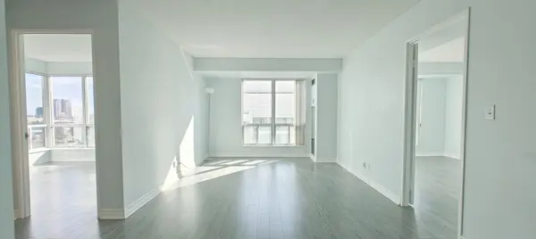1 Lee Centre DR #806, Toronto E09, ON M1H 3J2