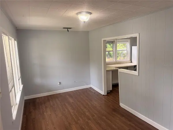 8425 N JONES AVE, Tampa, FL 33604