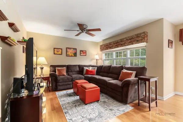 364 Gatewood LN, Grayslake, IL 60030