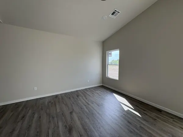 5705 Plumthicket St, Bel Aire, KS 67226