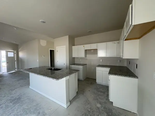5709 Plumthicket St, Bel Aire, KS 67226