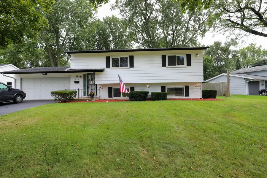 273 Berkshire DR, Crystal Lake, IL 60014