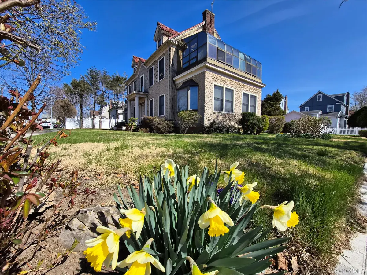 19404 110, Saint Albans, NY 11412