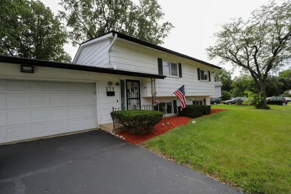 273 Berkshire DR, Crystal Lake, IL 60014