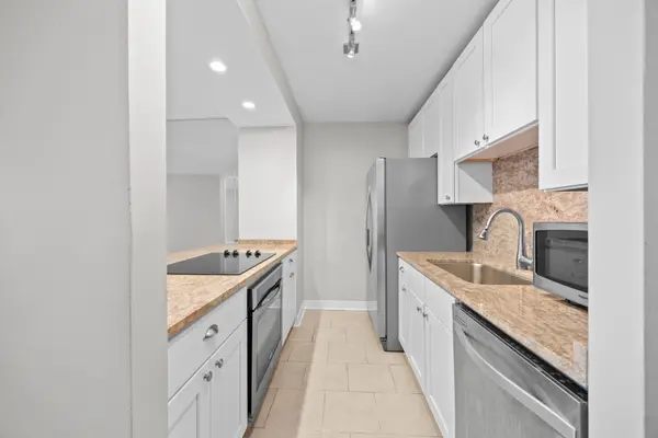 535 N Michigan AVE #1106, Chicago, IL 60611