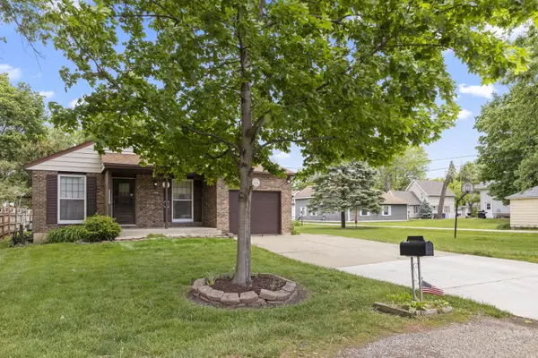 1406 Kaskaskia AVE, Elgin, IL 60123