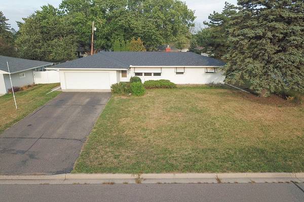 2856 Virginia AVE, Roseville, MN 55113